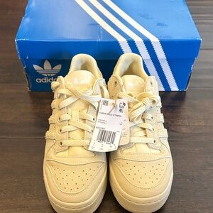 adidas Kids Cream Suede Forum Sneakers